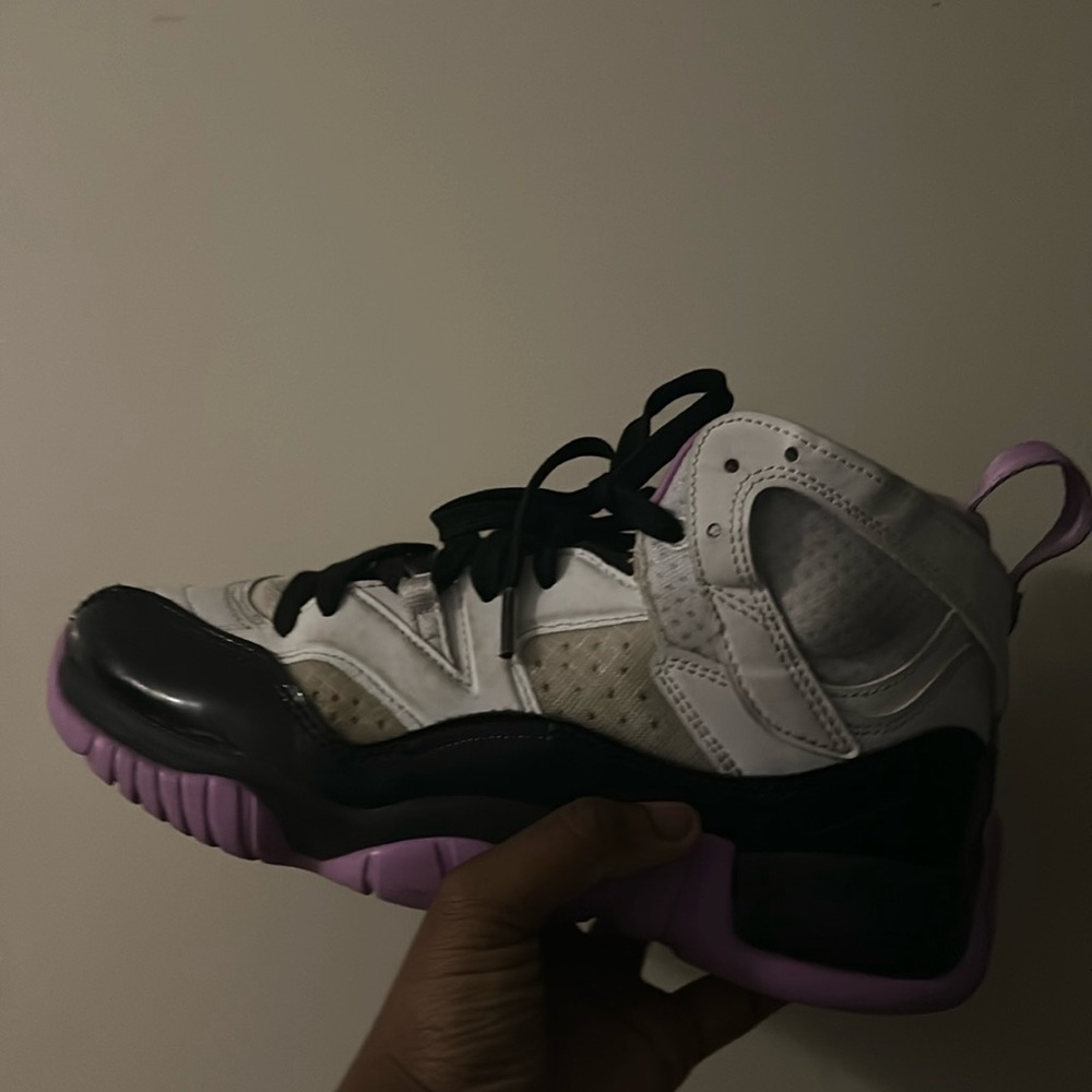 The color is purple and black very nice